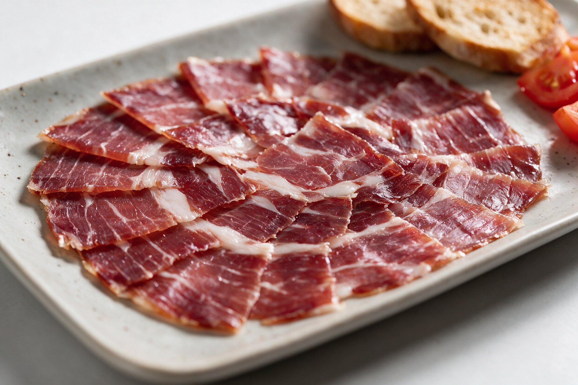Jamón de bellota 100% ibérico cortado en lonchas finas
